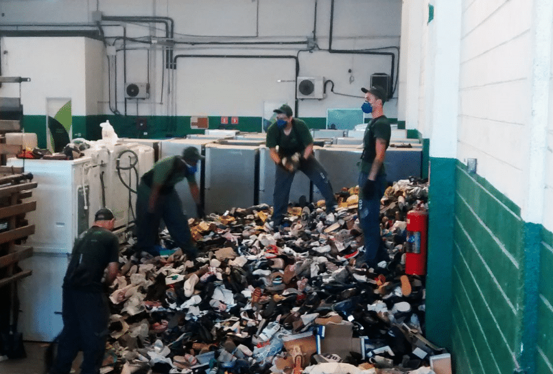 descarte de resíduo editorial