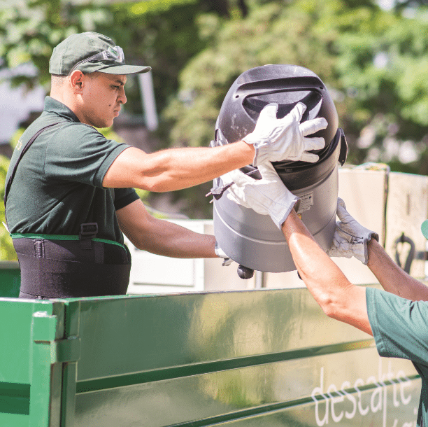parceria entre ABREE e Ecoassist para descarte ecológico de eletrônicos e eletrodomésticos