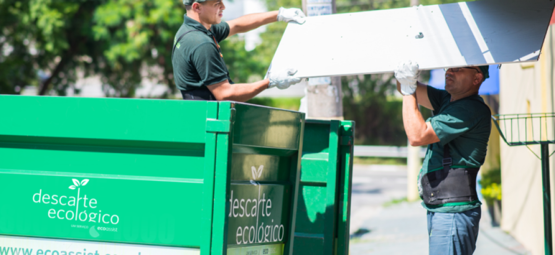 descarte de guarda roupa